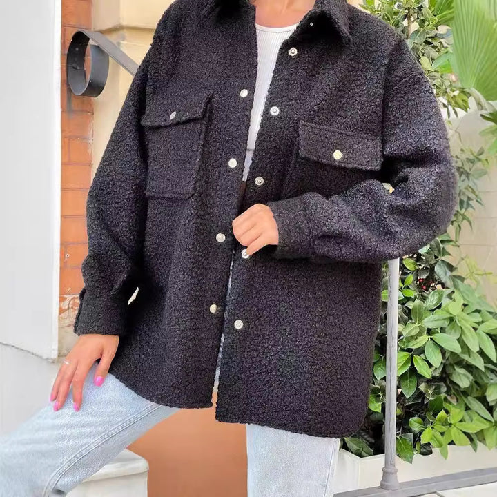 Soft fleece jacket for women with applied pockets and buttoning Lune London