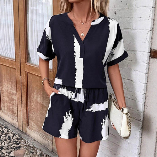Summer jumpsuit for women with an elegant V-neck and practical pockets Amarae