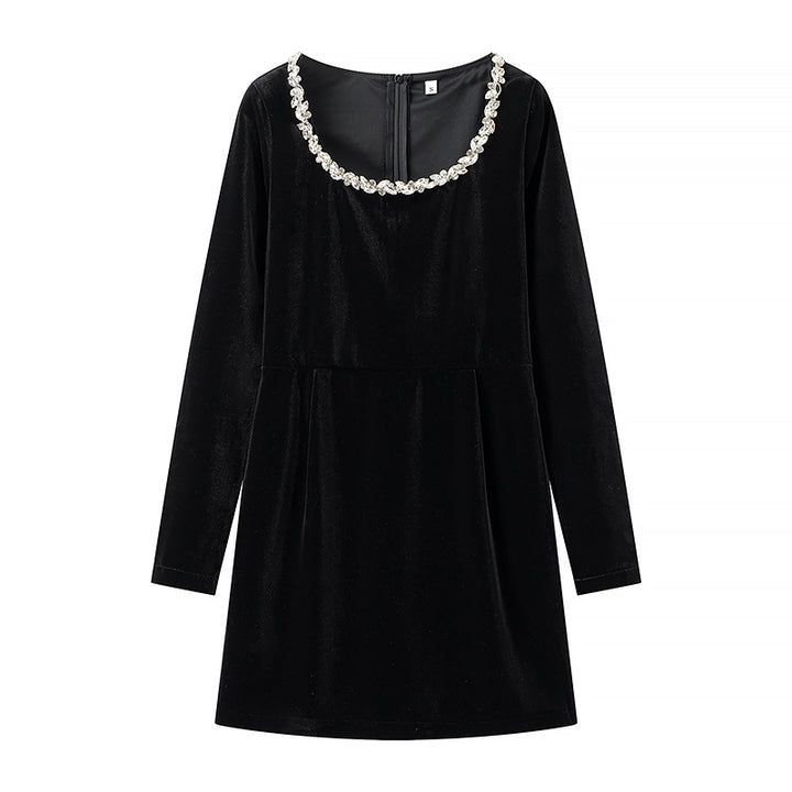 Robe en velours pour femme avec col décoratif en bijou élégant Chic & Stil
