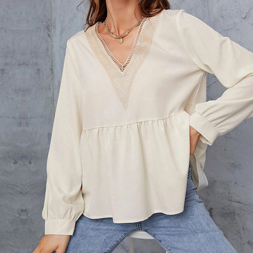 Women's blouse with embellished sleeves and lace Chic & Stil