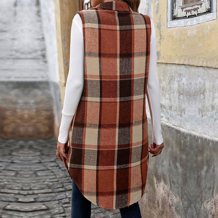 Lune London long sleeve women's cardigan with plaid pattern and practical pockets