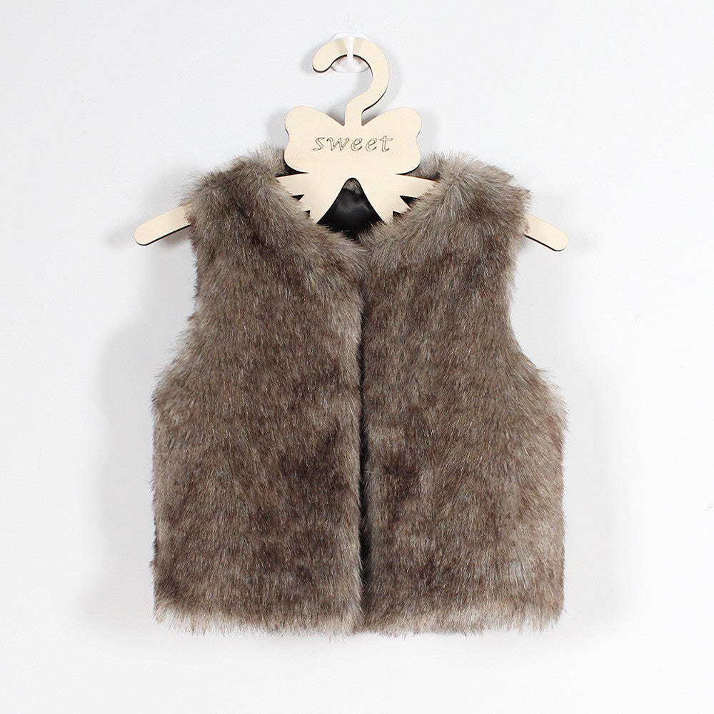 Women's soft faux fur vest with an elegant design Lune London