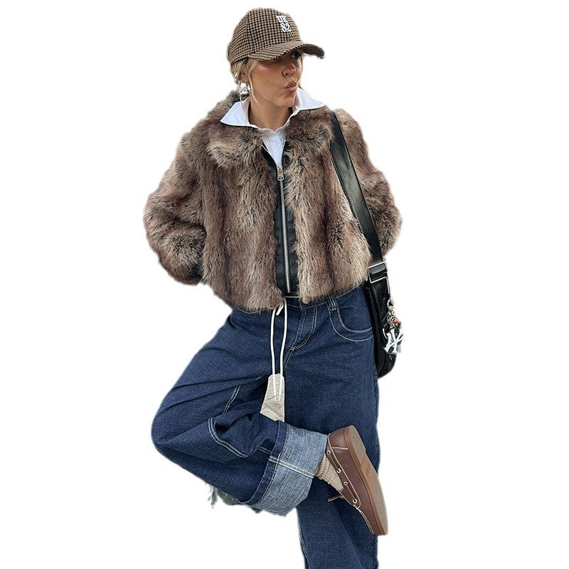 Cropped faux fur jacket for women with a modern style Lune London
