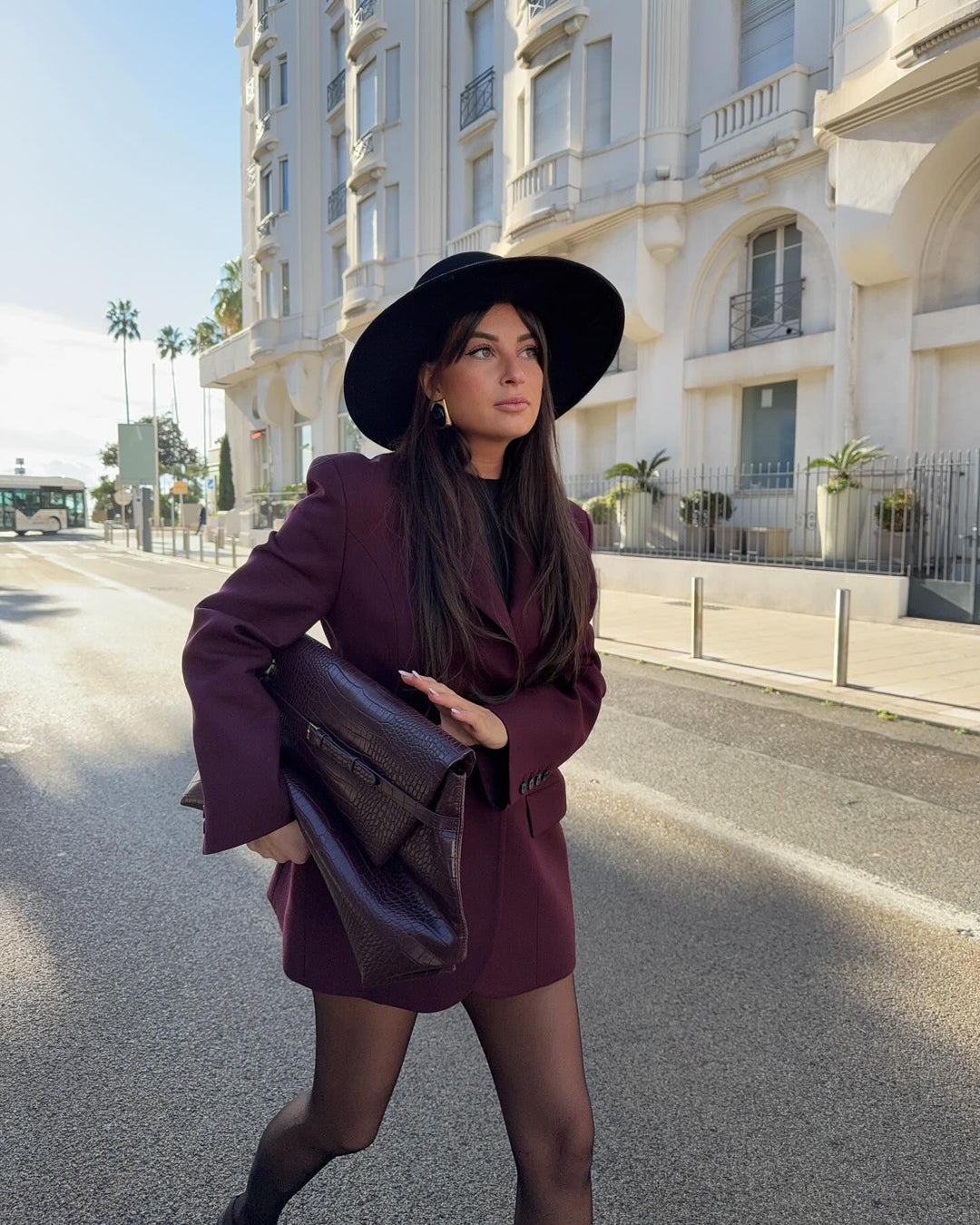 Oversized women's jacket with an elegant cut and striking details Lune London