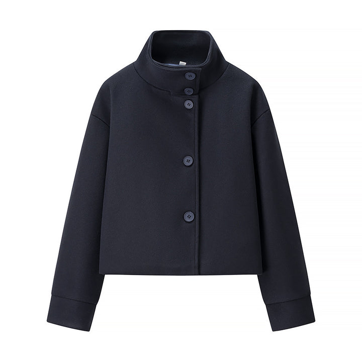 Veste courte de transition pour femme avec col haut et détails décoratifs en boutons Chic & Stil