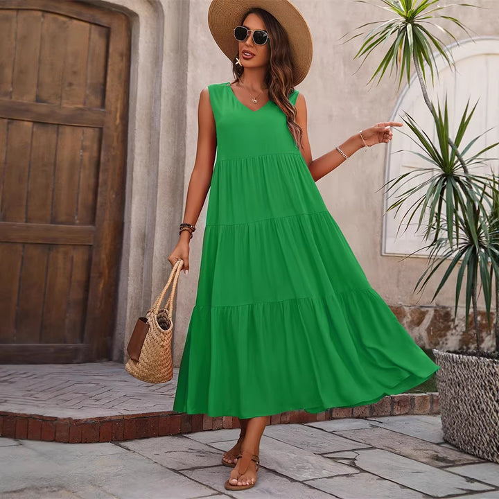 Ladies Elegant Summer Maxi Dress with Voluminous Skirt and V-Neck Lune London