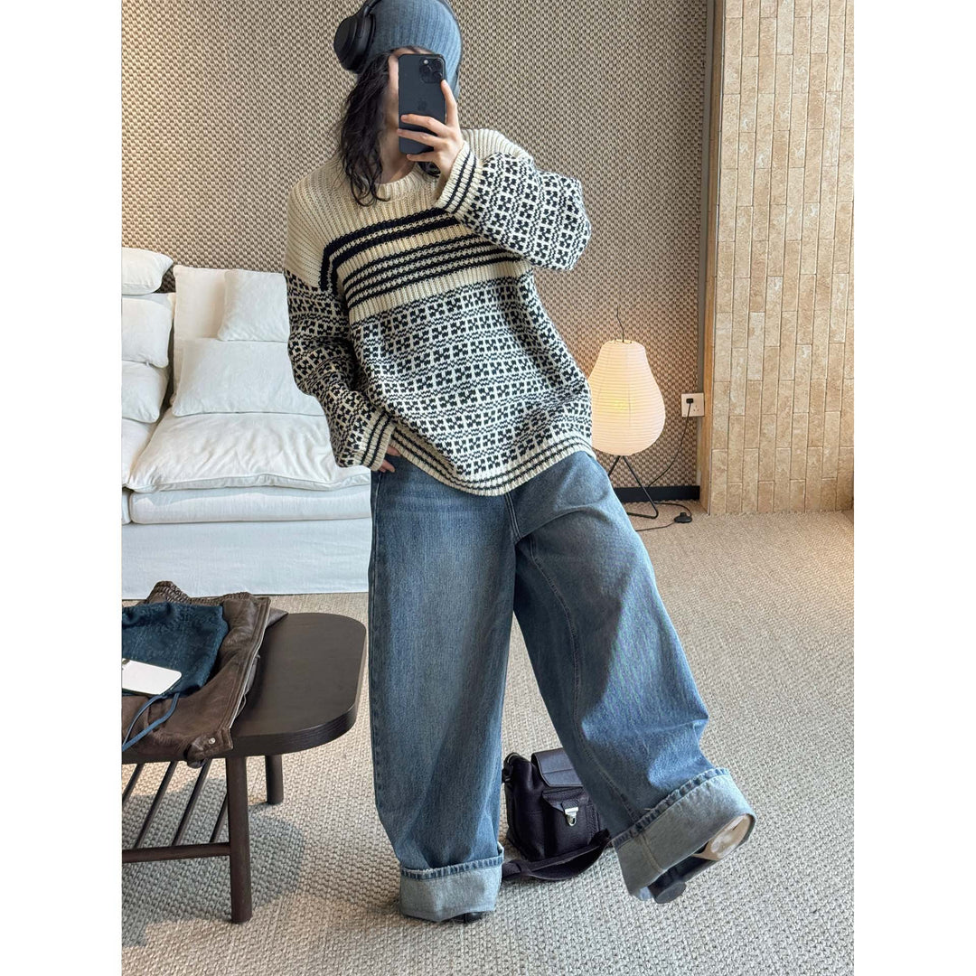 Women's Chunky Knit Oversized Sweater with Jacquard Pattern and Round Neck