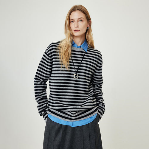 Pull à col roulé à la mode pour femmes avec motif rayé Chic & Stil