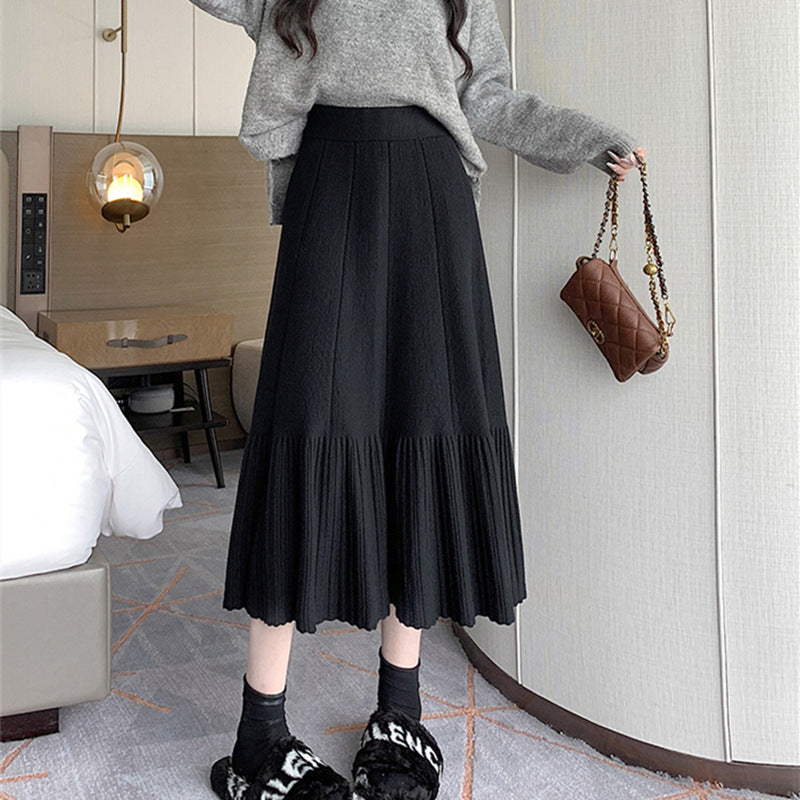 Pleated maxi skirt for women with flared hem and high waist Lune London