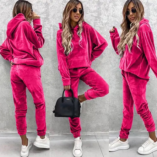 Women high-quality velvet lounge set with hoodie and comfortable pants Amarae
