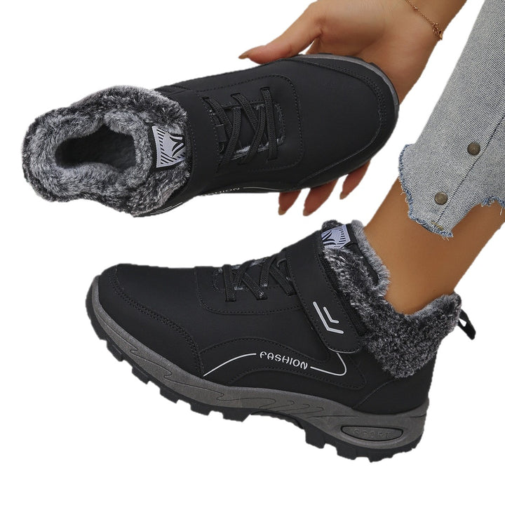 Women's winter boots with warm lining and non-slip sole Lune London