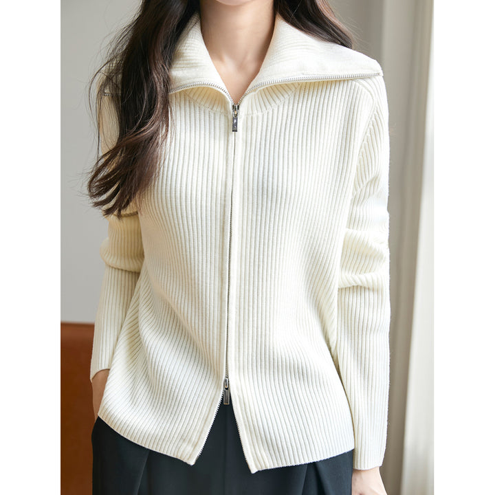 Pull en maille à la mode pour femmes avec fermeture éclair haute et texture côtelée Chic & Stil