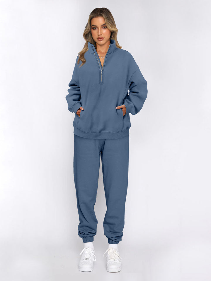 Lune London Women's Sports Leisure Set with High Collar and Practical Pockets