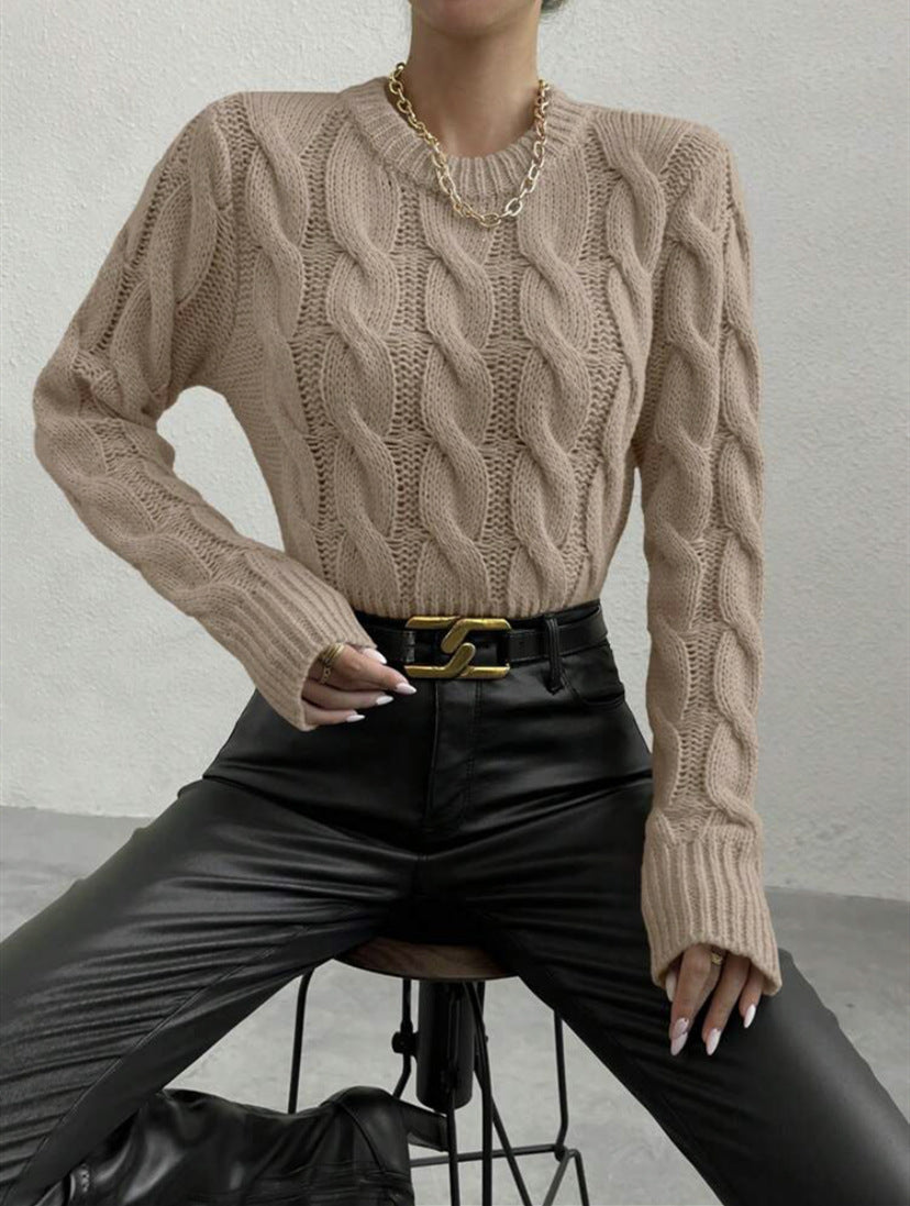 Woman Thick knit sweater with twisted pattern Lune London