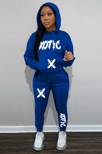 Women's sporty hoodie and jogger pants set with modern inscription Amarae