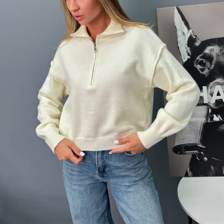 Trendy sweatshirt for women with half-zip and wide sleeves Lune London