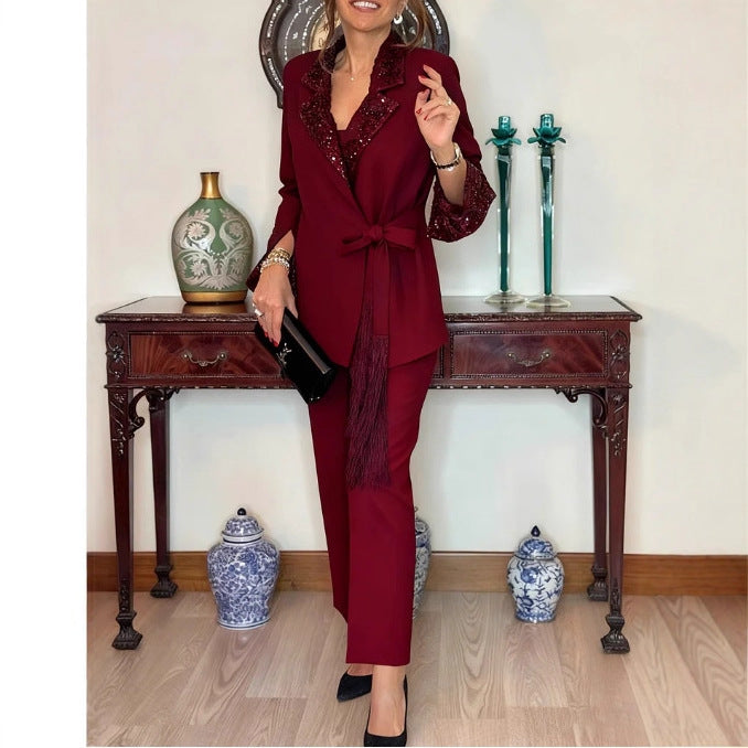 Costume Élégant pour Femmes avec Rebords Scintillants Chic & Stil