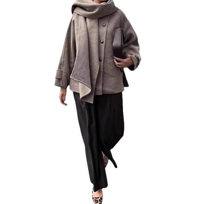 Trendy women's leisure jacket made from high-quality materials with practical lapel collar Lune London