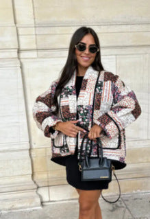 Veste matelassée en patchwork pour femmes avec accents floraux et coupe ample Chic & Stil