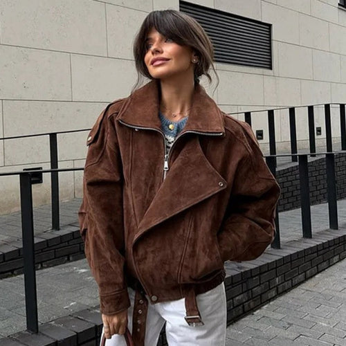 Veste en cuir synthétique pour femme avec large col et ceinture à la taille Chic & Stil