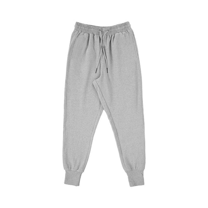 Comfortable pleated jogger pants for men with elastic waist and practical pockets Lune London