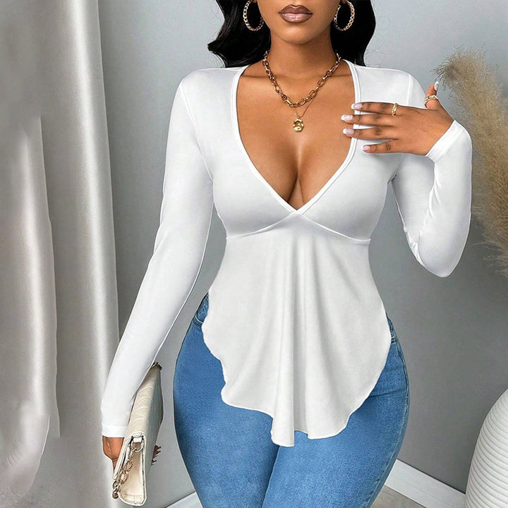 Chemise élégante à manches longues pour femmes avec décolleté en V séduisant et coupe tendance Chic & Stil