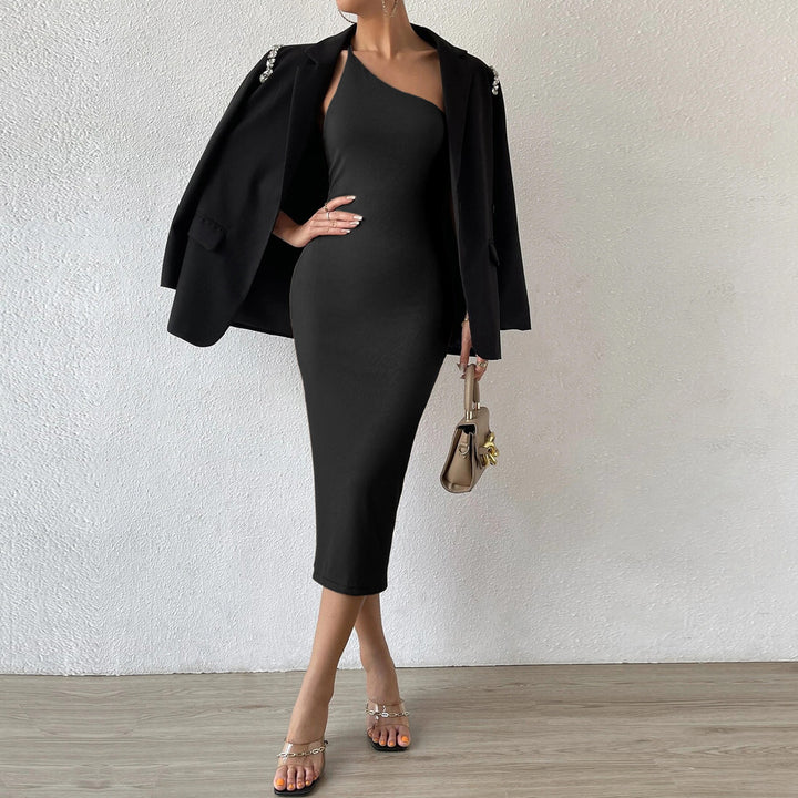 Robe midi féminine ajustée avec design asymétrique Chic & Stil