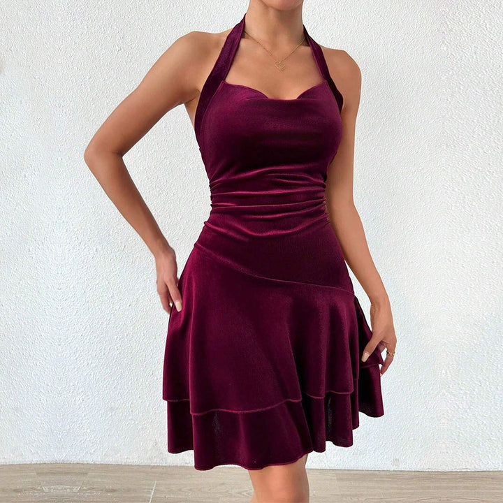 Robe de soirée ajustée pour dames avec jupe volants et design dos nu Chic & Stil