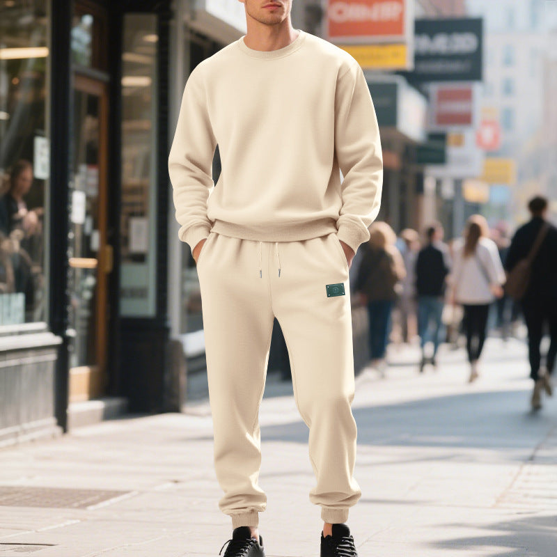 Chic and stylish comfortable sweatshirt and jogging set for men