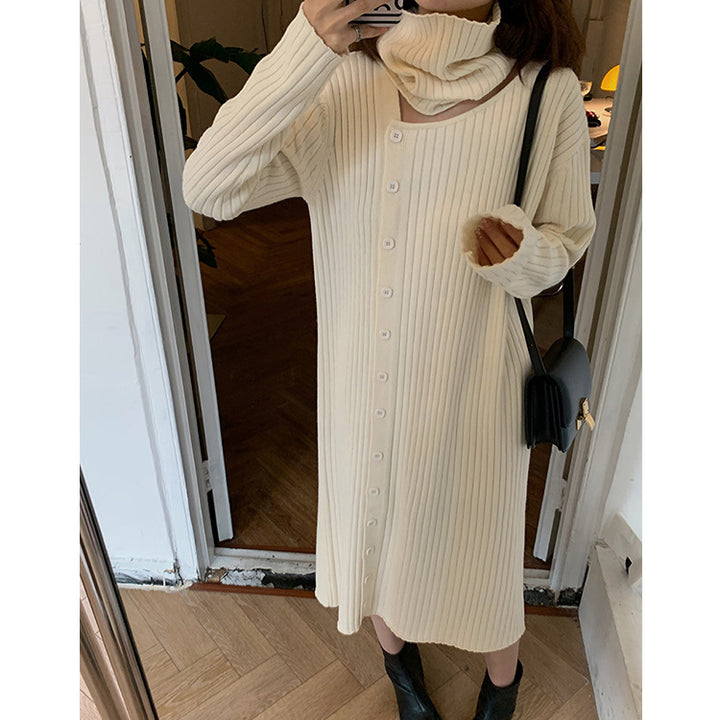 Robe tricotée pour femmes avec col roulé large et patte de boutonnage continue Chic & Stil