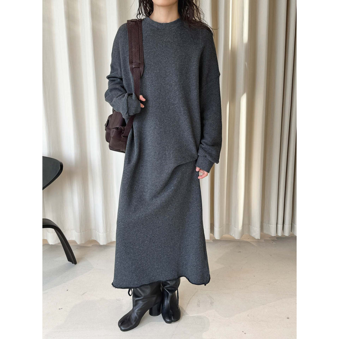Women's Casual Midi Dress Made of Fine Knit with Round Neckline and Raw Hem