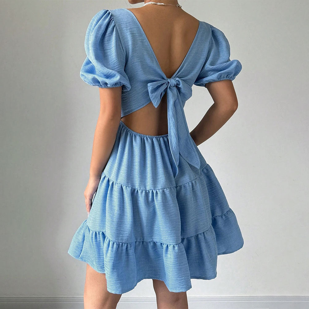Robe pour femmes avec des manches bouffantes et un ourlet à volants Chic & Stil