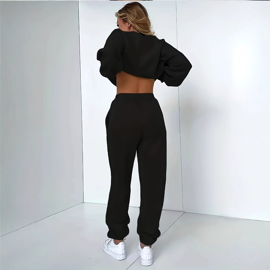 Women's hoodie and jogger set with urban Brooklyn design Chic & Stil