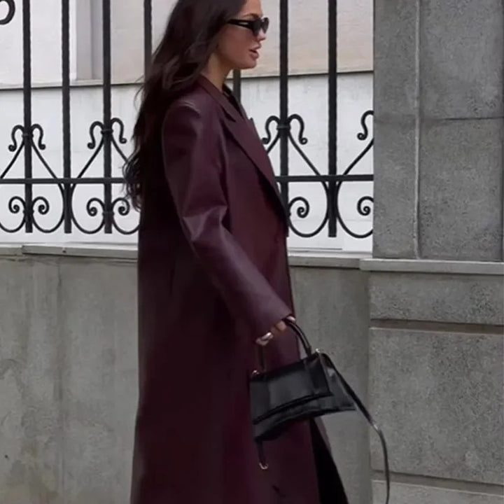Fashionable women's faux leather coat with elegant cut Lune London