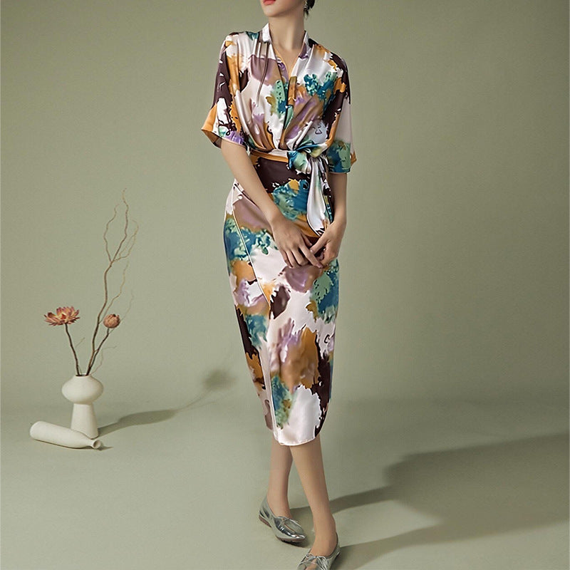 Robe portefeuille pour femmes avec élégante manche kimono et ceinture à la taille Chic & Stil