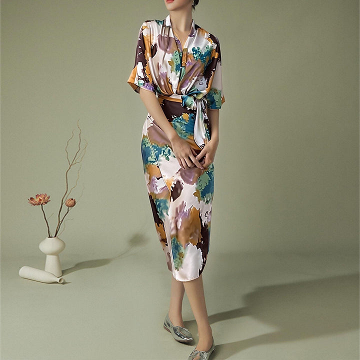 Robe portefeuille pour femmes avec élégante manche kimono et ceinture à la taille Chic & Stil