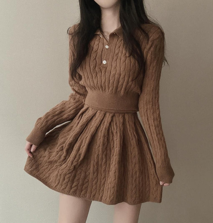 Robe en tricot pour femme avec col polo et motif en relief en câble Chic & Stil