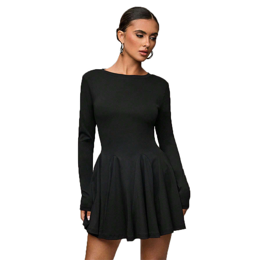 Robe mini femme avec des manches bouffantes élégantes et une jupe évasée Chic & Stil