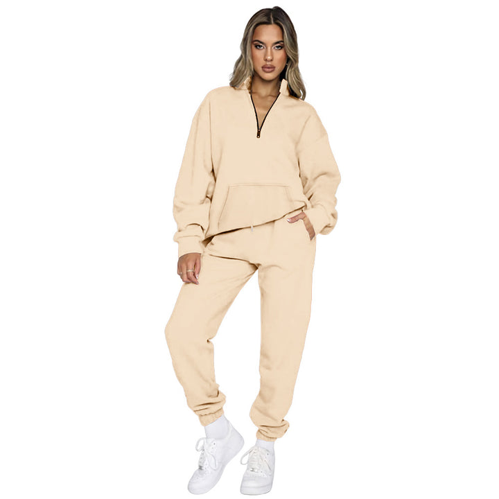 Women's sports set with high collar and pockets Lune London