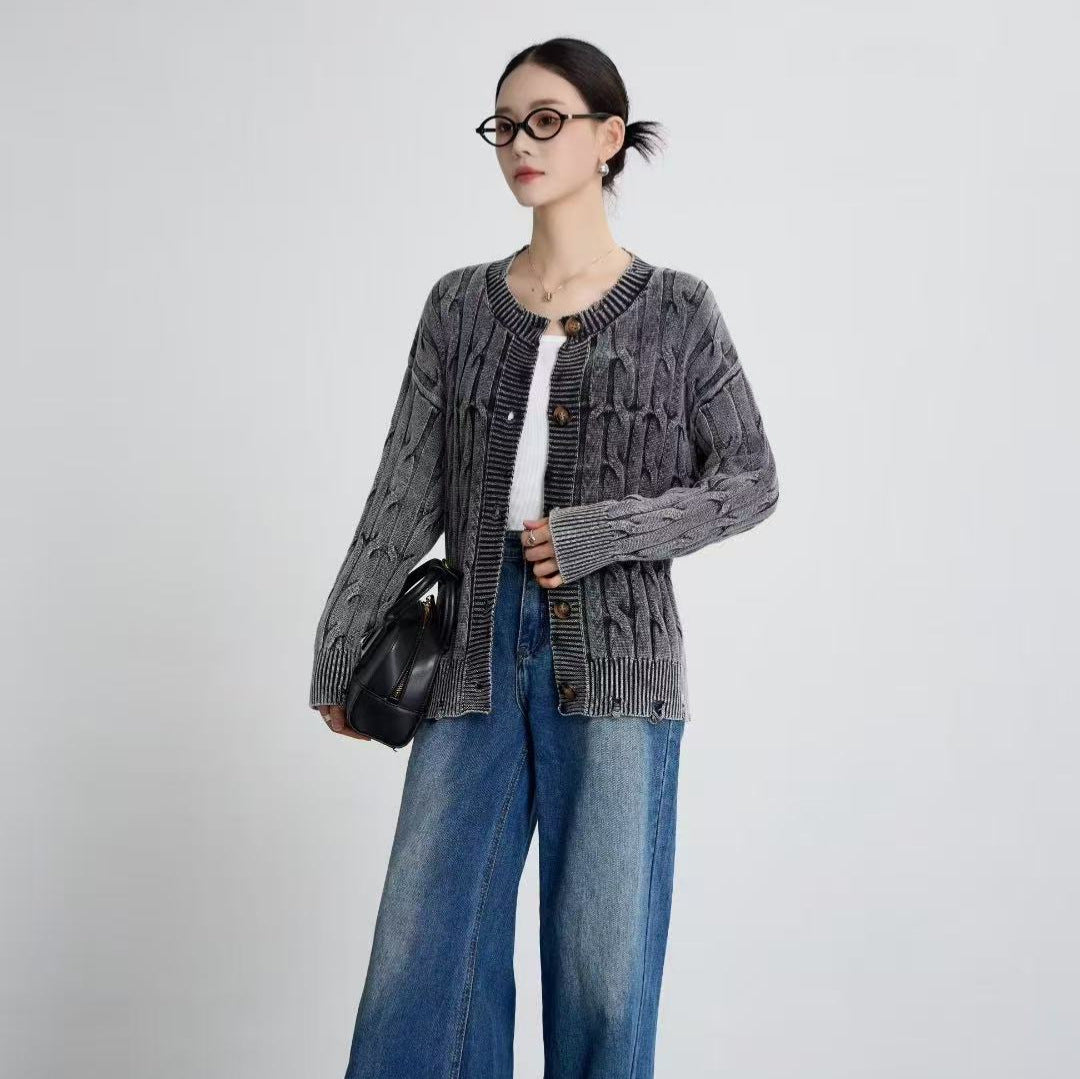 Cardigan pour femmes avec motif en cable et fermeture à boutons Chic & Stil