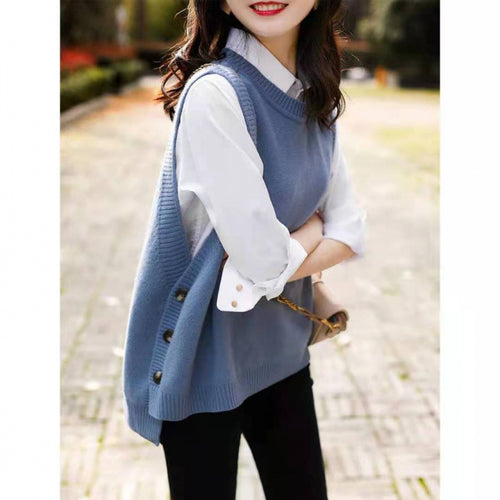 Gilet en tricot pour femmes avec des boutons décoratifs et un grand confort de port Chic & Stil