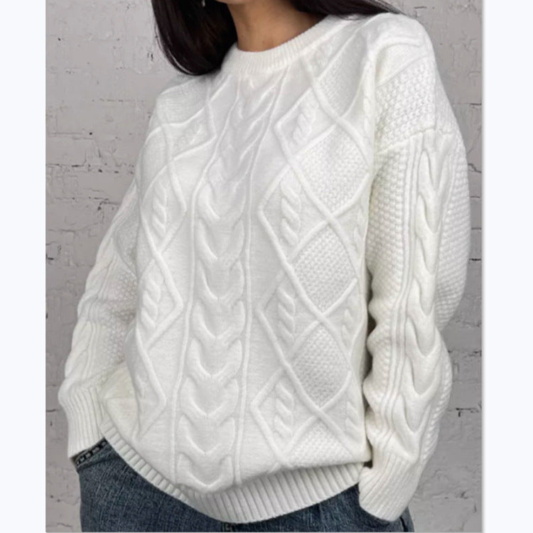 Oversized knitted sweater for women with cable knit pattern Lune London