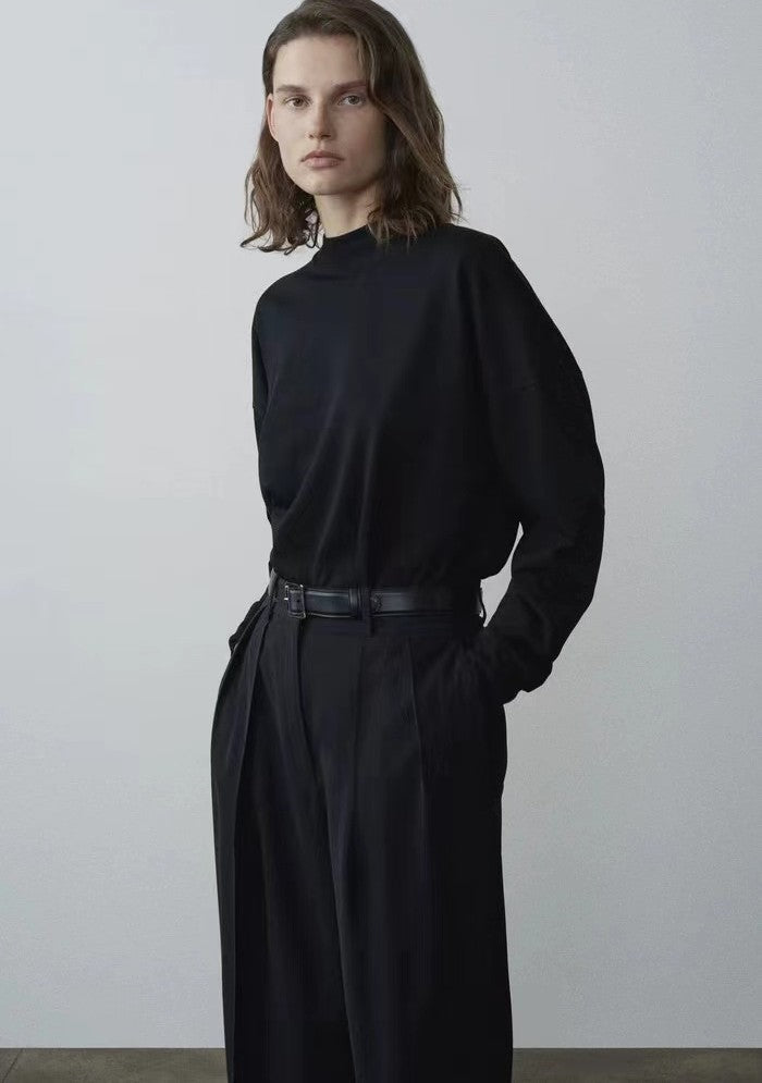 Long sleeve women's t-shirt with a high neck design and chic and stylish details