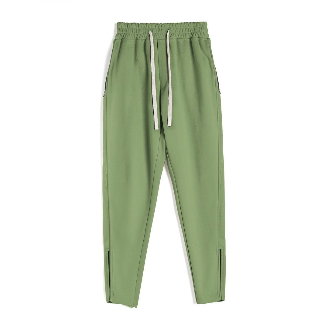 Sporty jogging pants for men with elastic waistband and side zip pockets Lune London