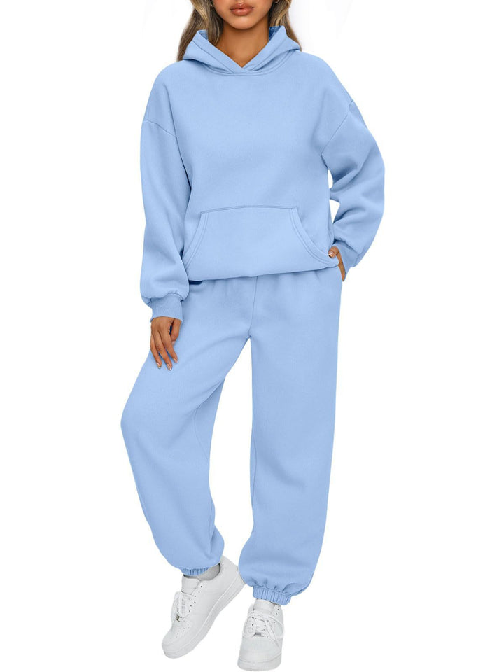 Ladies comfortable tracksuit with practical pockets Lune London