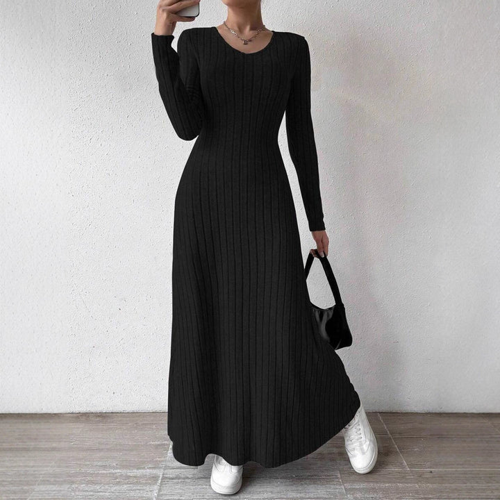 Maxi dress with long sleeves for women with ribbed texture and V-neck Lune London