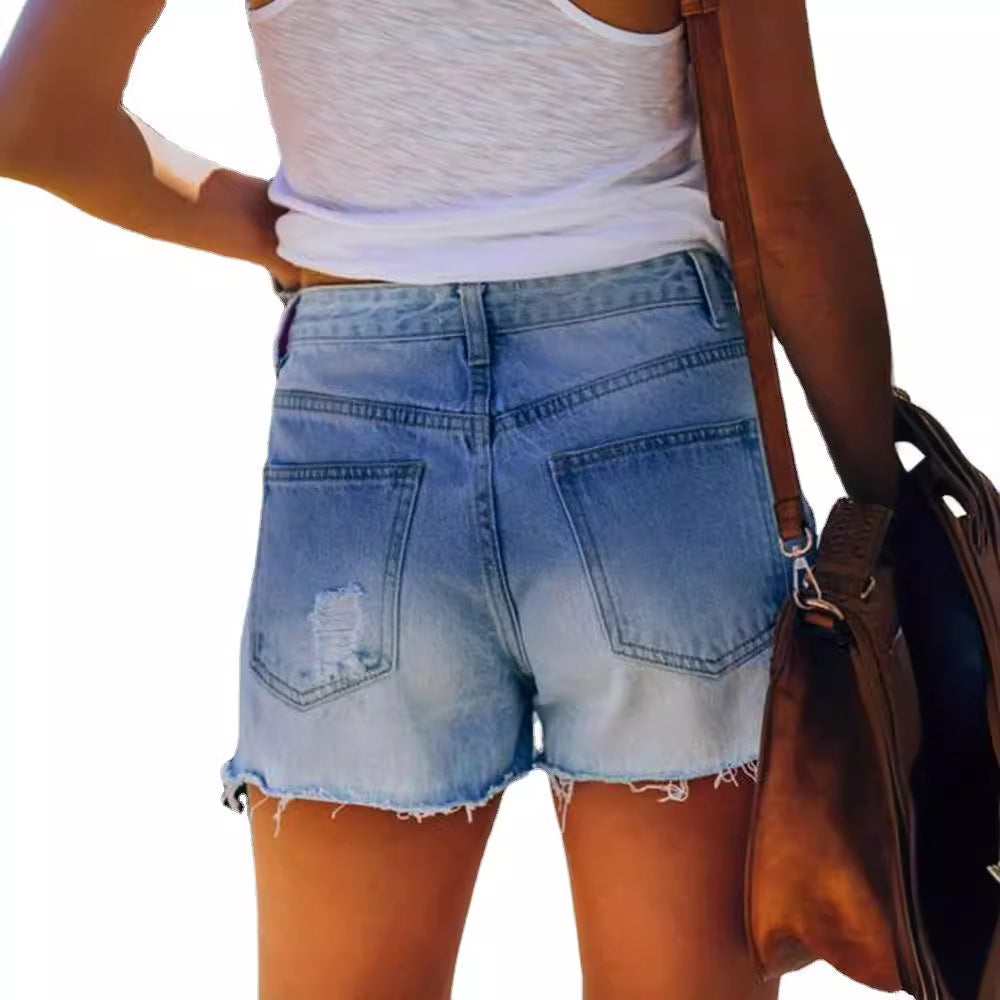 Denim shorts for women with unique star-shaped appliqués and a casual worn look Chic & Stil