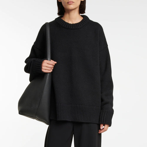 Oversized knitted sweater for women with a comfortable round neck and a relaxed fit Amarae