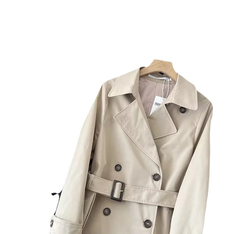 Women’s trench coat with double-breasted fastening and adjustable belt Lune London