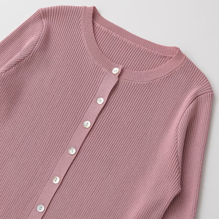 Women’s fine-knit cardigan with ribbed structure and continuous button placket Amarae